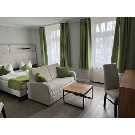 Hotel Und Restaurant Kranichsberg Woltersdorf  Екстер'єр фото