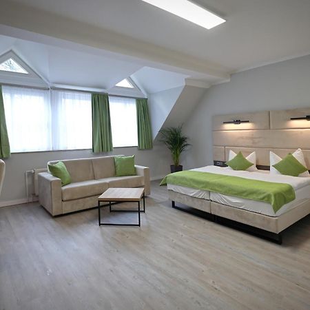 Hotel Und Restaurant Kranichsberg Woltersdorf  Екстер'єр фото