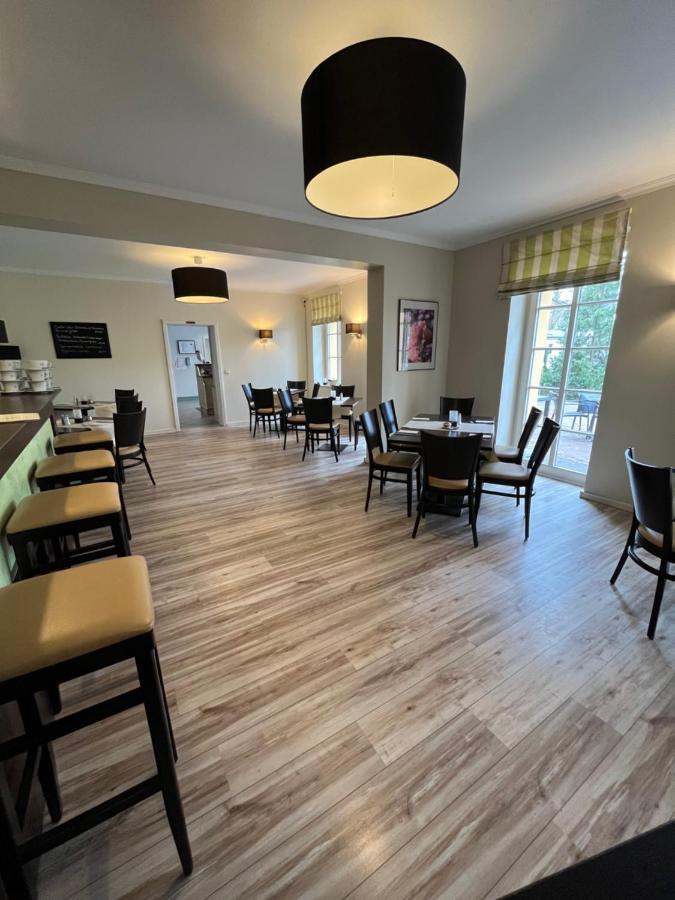 Hotel Und Restaurant Kranichsberg Woltersdorf  Екстер'єр фото