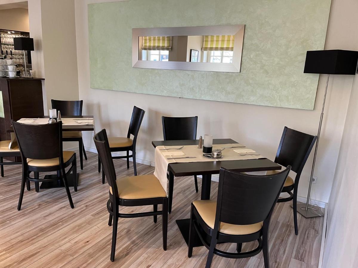Hotel Und Restaurant Kranichsberg Woltersdorf  Екстер'єр фото