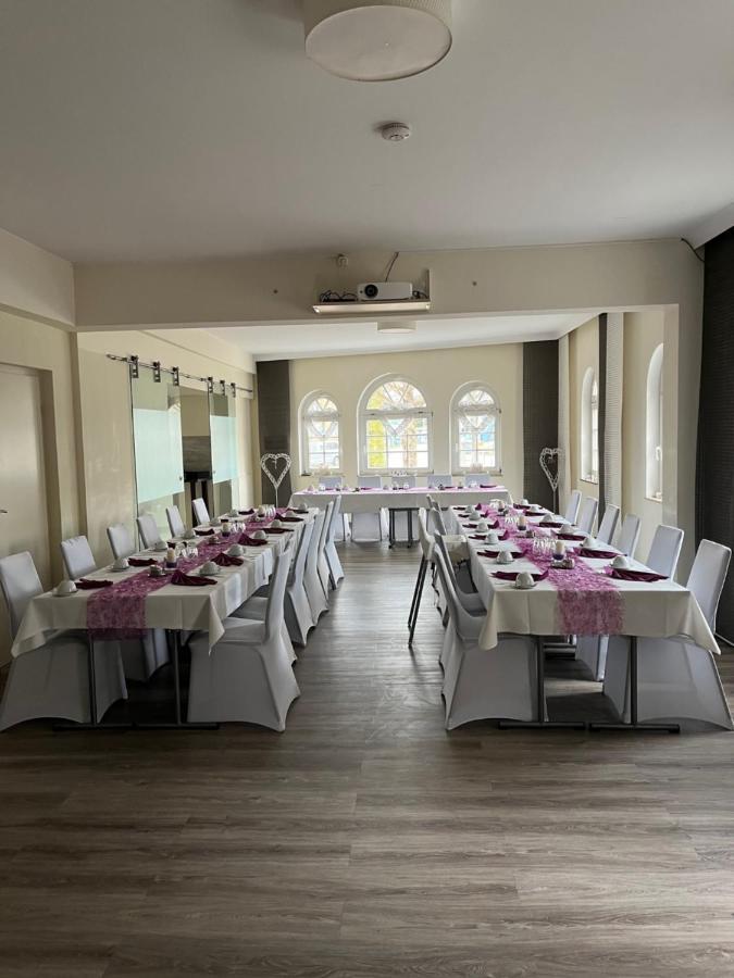 Hotel Und Restaurant Kranichsberg Woltersdorf  Екстер'єр фото