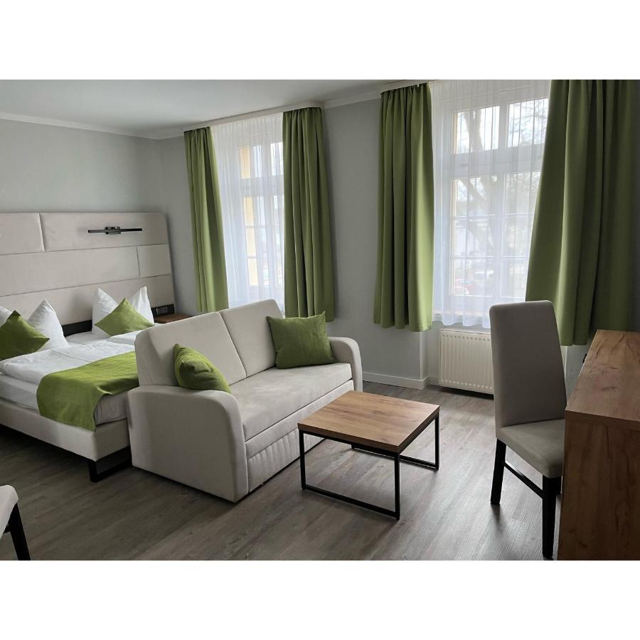 Hotel Und Restaurant Kranichsberg Woltersdorf  Екстер'єр фото
