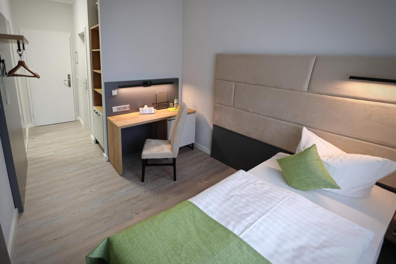 Hotel Und Restaurant Kranichsberg Woltersdorf  Екстер'єр фото