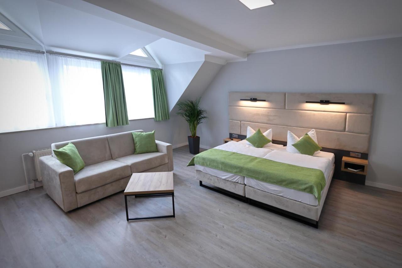 Hotel Und Restaurant Kranichsberg Woltersdorf  Екстер'єр фото