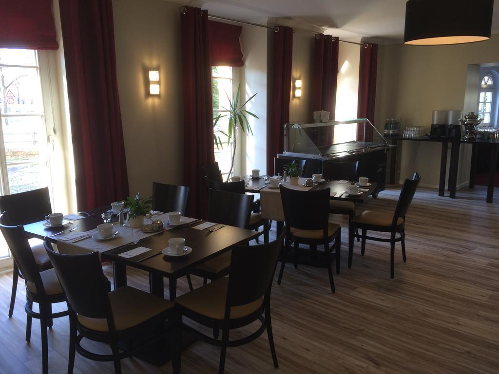 Hotel Und Restaurant Kranichsberg Woltersdorf  Екстер'єр фото
