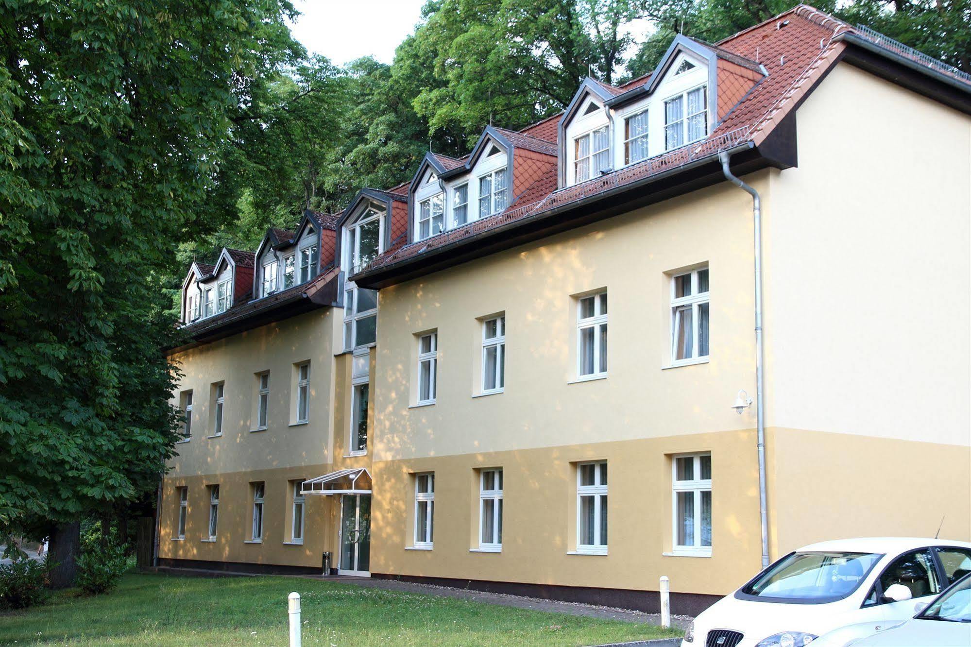 Hotel Und Restaurant Kranichsberg Woltersdorf  Екстер'єр фото