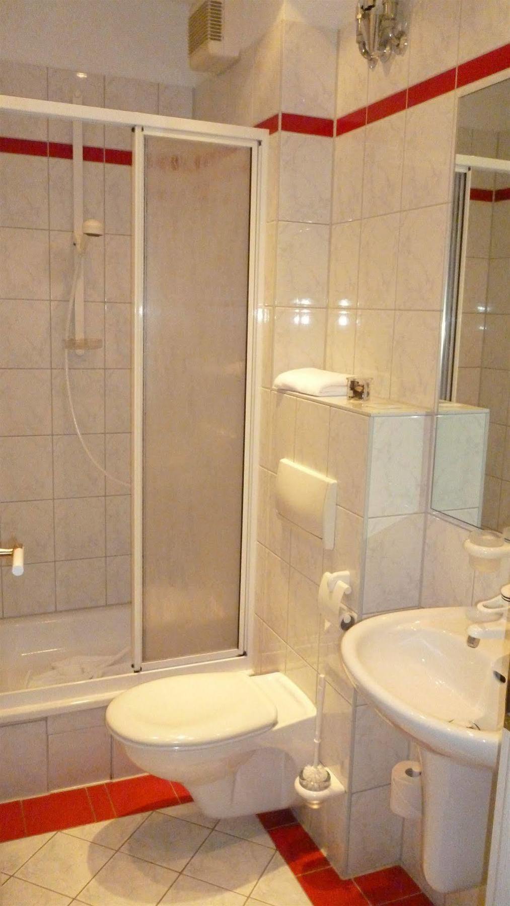 Hotel Und Restaurant Kranichsberg Woltersdorf  Екстер'єр фото