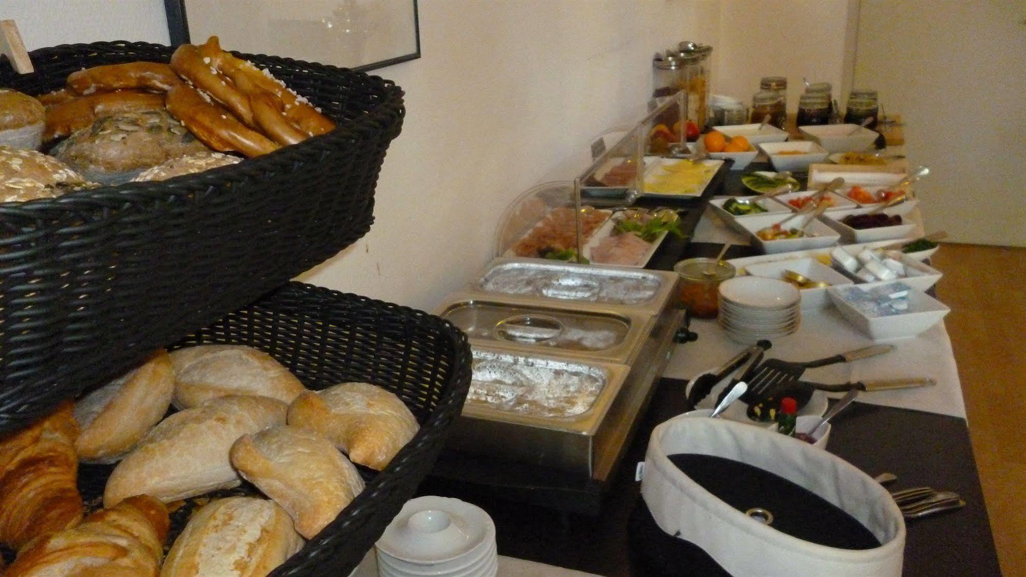 Hotel Und Restaurant Kranichsberg Woltersdorf  Екстер'єр фото