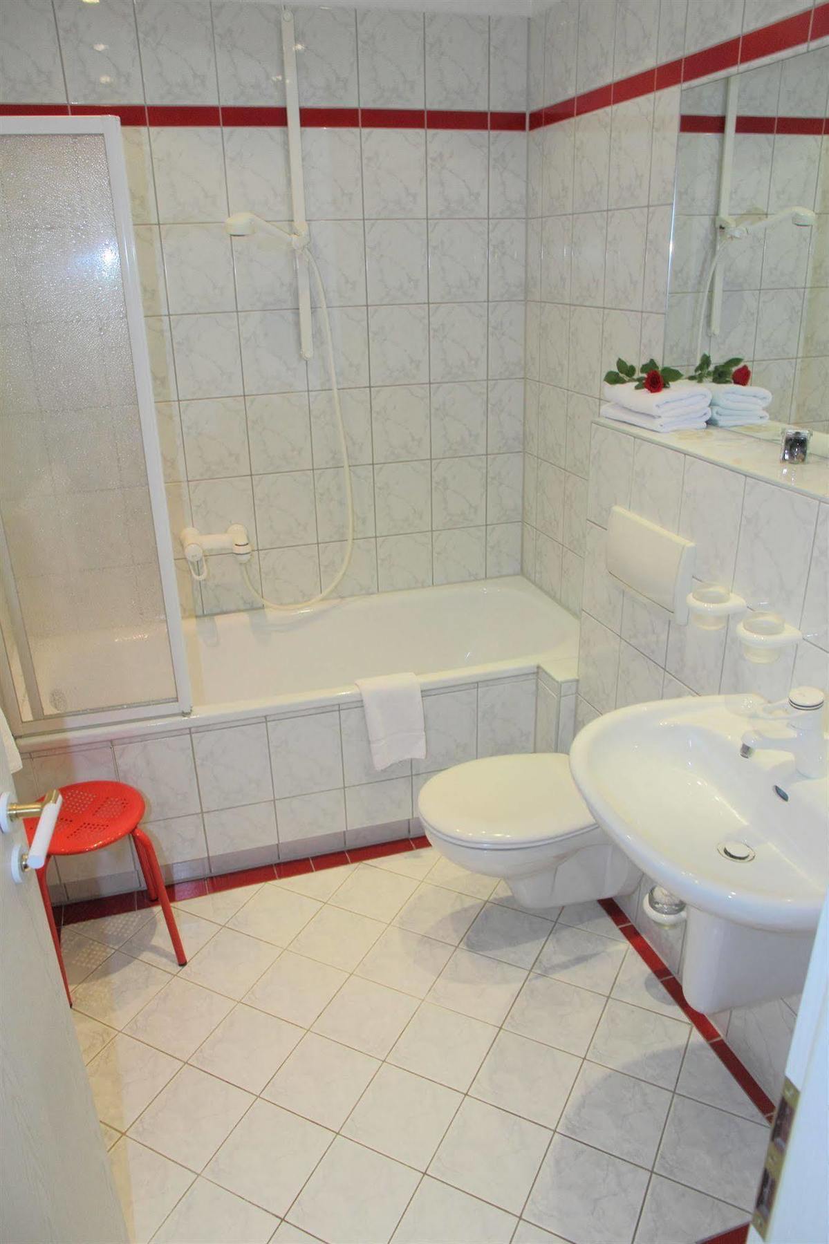 Hotel Und Restaurant Kranichsberg Woltersdorf  Екстер'єр фото